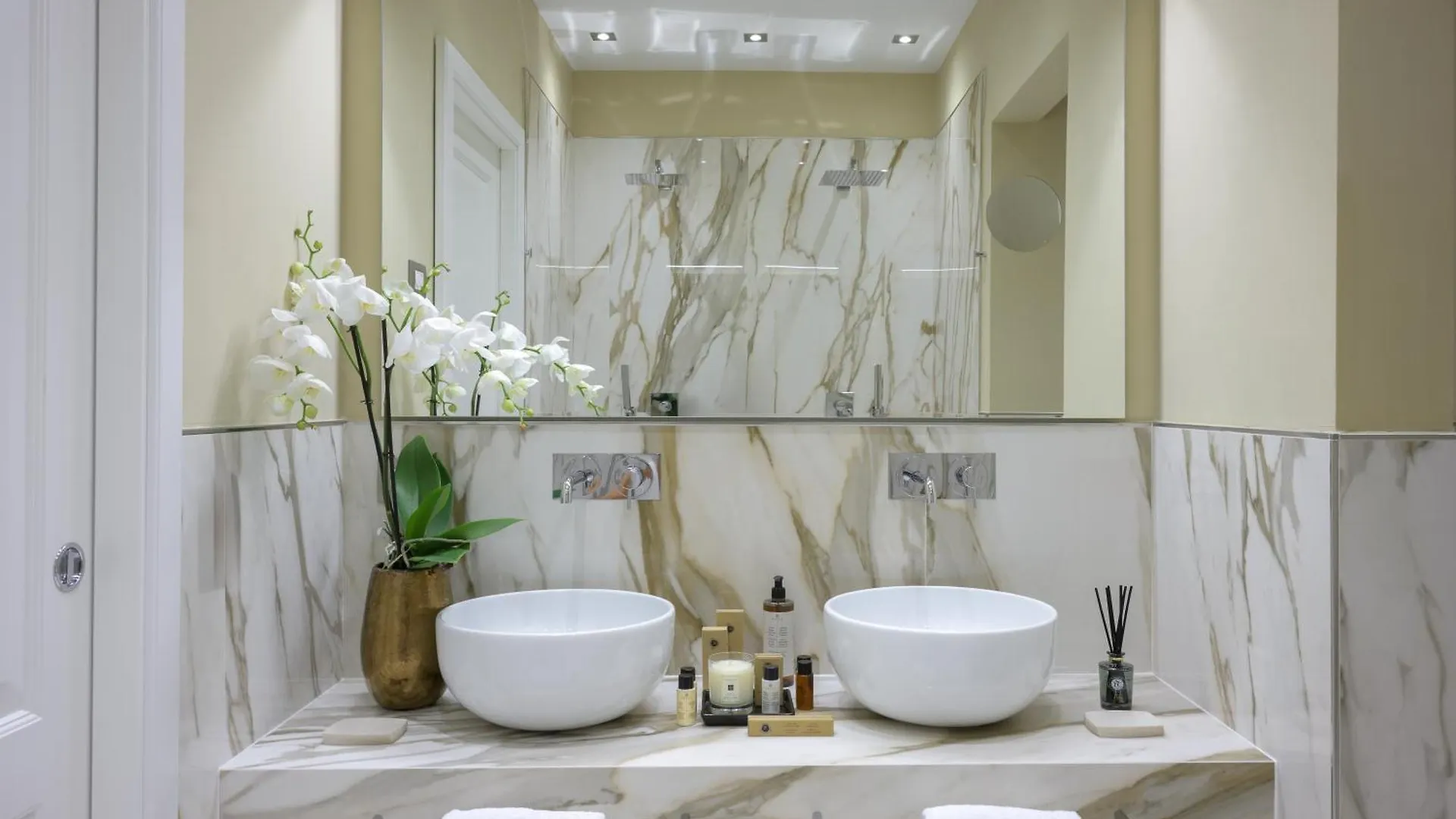 ** Aparthotel Tornabuoni Suites Collection Residenza D'Epoca Florence Italy