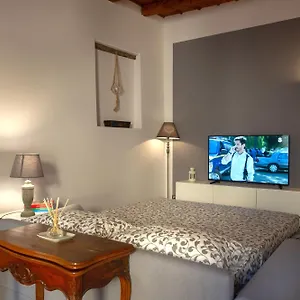 Vanessa Como