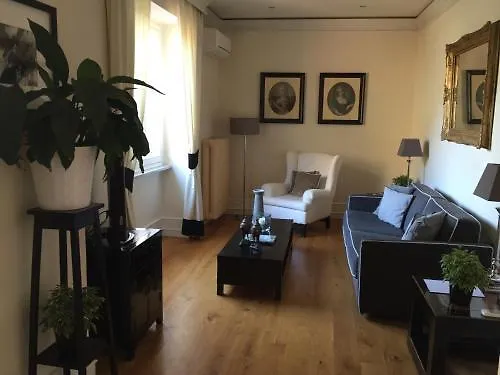 פירנצה Tornabuoni Suites Collection Residenza D'Epoca 2*,